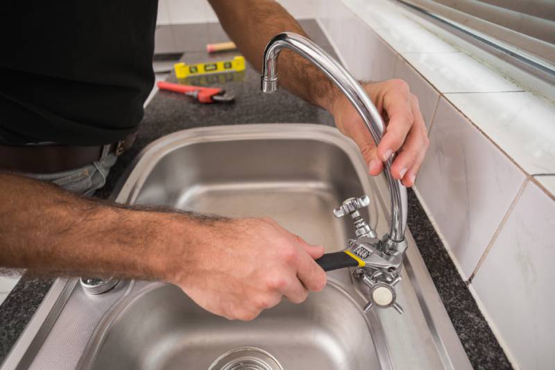 Navigating Your Kitchen Upgrade With Expert Faucet and Fixture Services